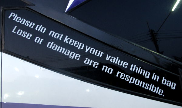 Varoitusteksti, josta saa jotenkuten selvää. 