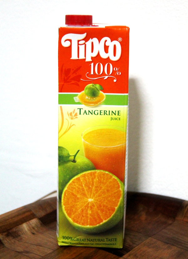 Kaupoista ei niin vain löydy sitä samaa appelsiinimehua kuin Suomessa aina on, vaan sen sijaan tangeriinimehua, mandariinimehua, klementiinimehua jne. Tämä tangeriinimehu on ehkä suosikkini. 