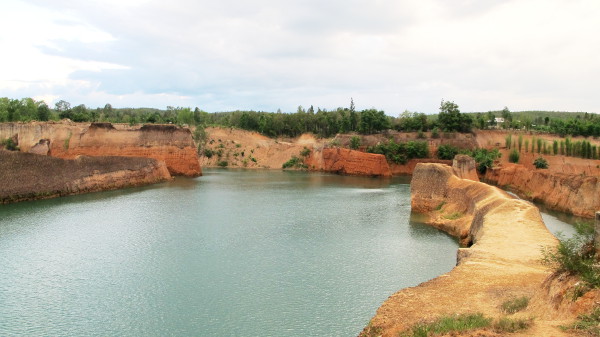 Tuang Tongin kanjoni noin 1 km majapaikastani etelään. Siellä voisi käydä uimassa. 