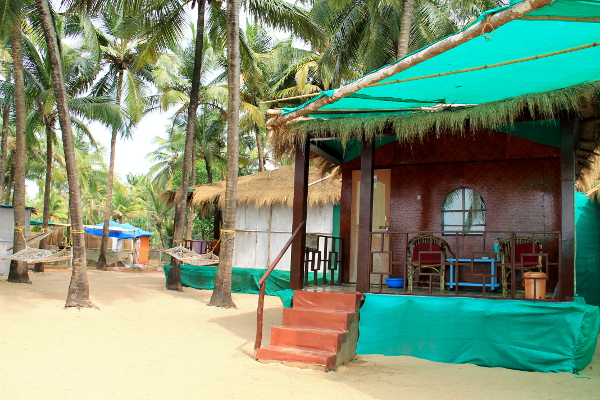 Yksi esimerkki Agonda mökeistä. 