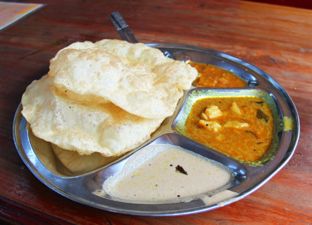 Puriannos kolmella soossilla. Kevyttä kasvisruokaa...