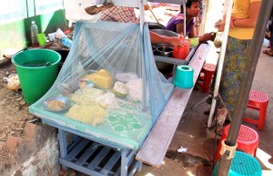 Nuudelikoju yangonilaisittain. 