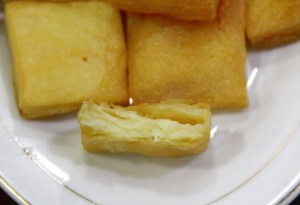 Shan tofua, joka oli ehkä enempikin jonkun leivän ja tofun välimuodon oloista. 