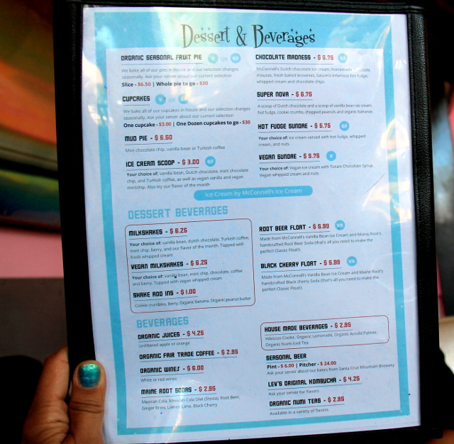 Saturn Cafen menussa olisi ollut vaikka mitä. 