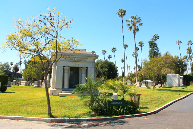 mausoleumi