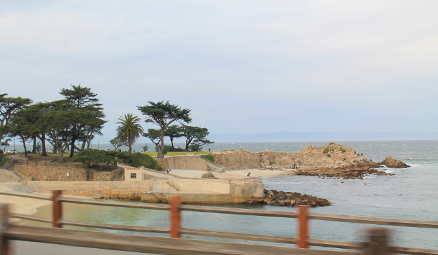 Ajoimme rannan tuntumassa menevää tietä, tässä vähän eteläisempi ranta. 