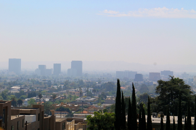 Näkymä kaupungille Sunset Stripiltä.