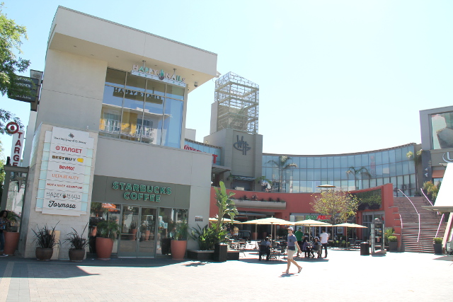 Ostari Hollywoodissa Santa Monica- tai Sunset Boulevardilla.