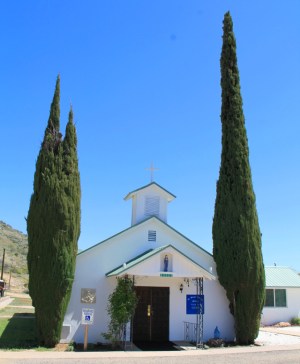 Ja kylässä on aina kirkko. 