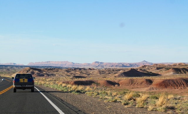 89-tien varrella oli yhtäkkiä tämmöisiä pyöreiksi hioutuneita dyynimäisiä kumpareita. 