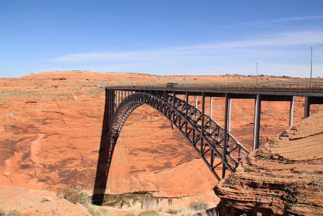 Silta Coloradojoen yli Pagessa. 