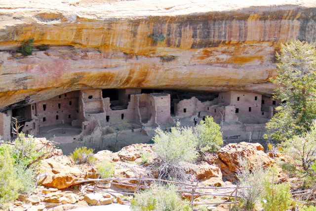 Mesa verden kallioasumukset Spruce Tree Housessa. 