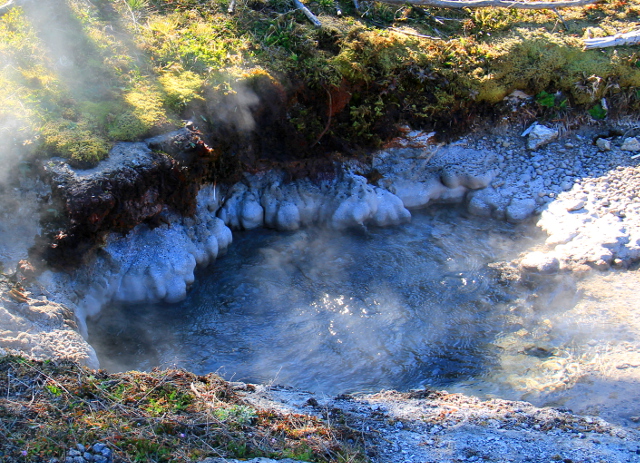 kuuma lähde sammalten seassa_22