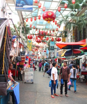 Kuala Lumpurista näin lähinnä vain Chinatownin. Varpaani oli murtunut ja sattui kävellä. 