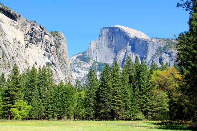 Half Dome laaksosta katsottuna. 
