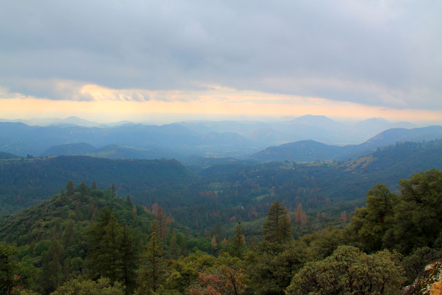 Maisema Sequoian kansallipuiston pohjoisosassa. 