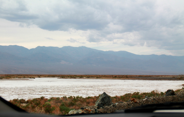 Suolajärvi. Eli ei vettä vaan valkoista suolaa. 