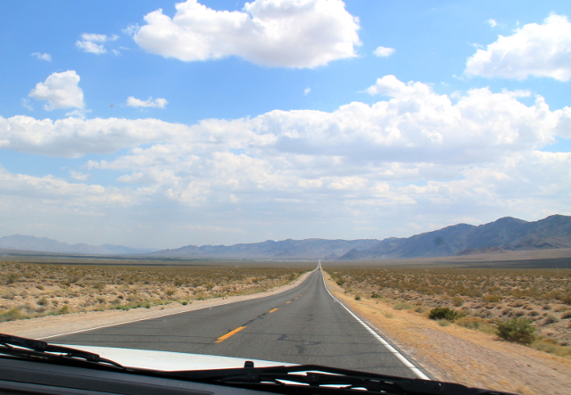 suora tie death valleyhin