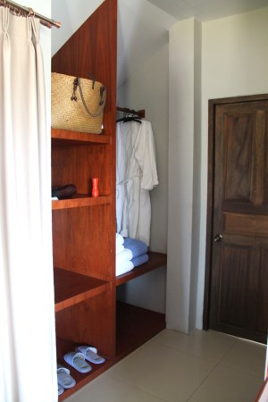 Olisipa kotonani Koh Lantalla tämmöinen siisti eteinen. 