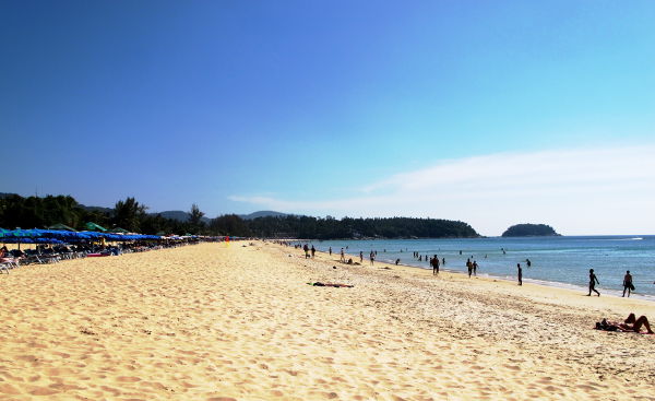 Karonin ranta etelän suuntaan. 