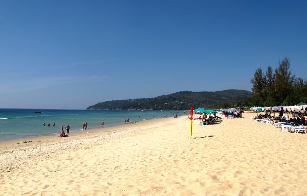 Karonin ranta pohjoisen suuntaan. 