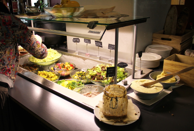 Omnamin salaattibuffa.