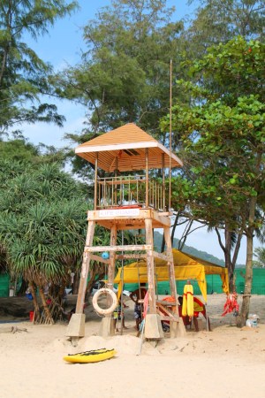 Hengenpelastajien torni Kata Yailla. 