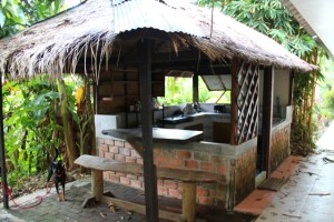 Majapaikkani keittiö, jonka jaoin muiden asukkaiden kanssa.