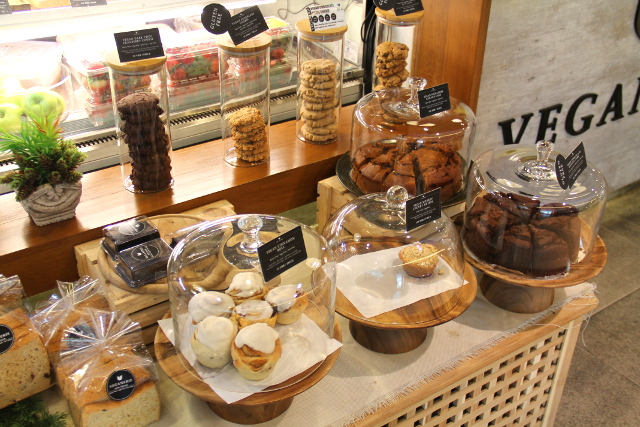 veganerien leivonnaisia