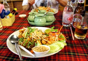 Krua Kritsanan pad thai. Pad Thai pitää muistaa tilata kasviksena ja ilman kananmunaa. 