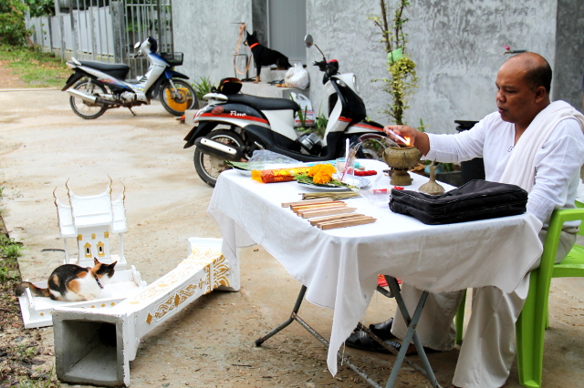 seremoniamestari työssään2