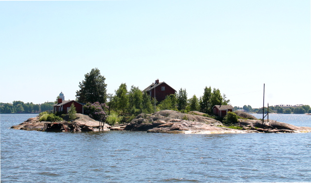 Varmasti moneen albumiin ikuistettu pieni saari Helsingin edustalla. 