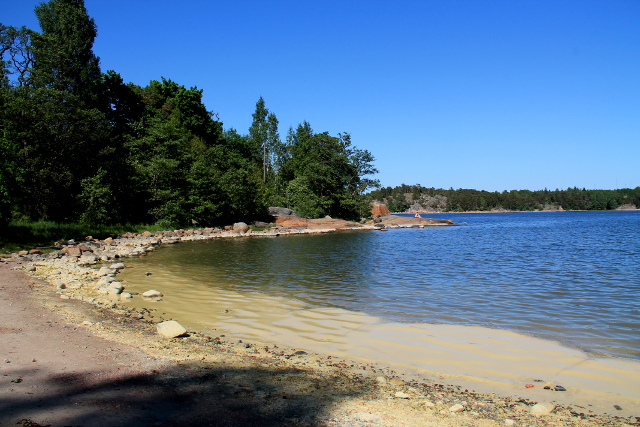 Ranta Kuninkaansaaressa. 