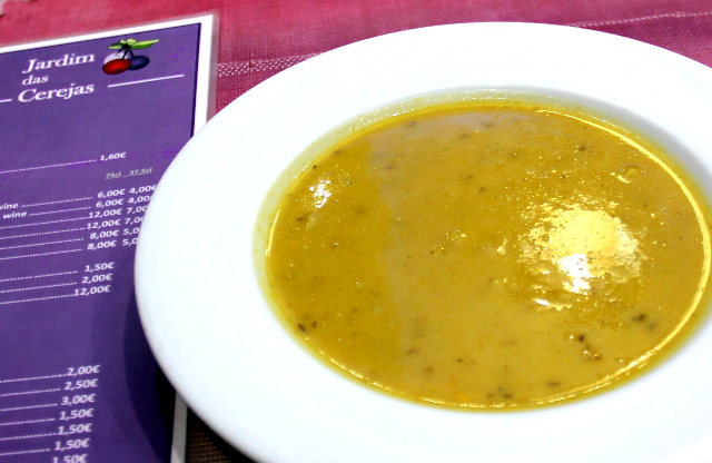 Buffetista sai keittoakin. 