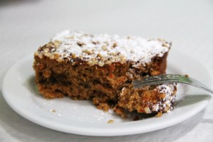 Porkkanakakku. Se oli vähän tuhtia, hyvää, mutta pidän vähän ilmavemmista ja kosteammista leivoksista enemmän. 