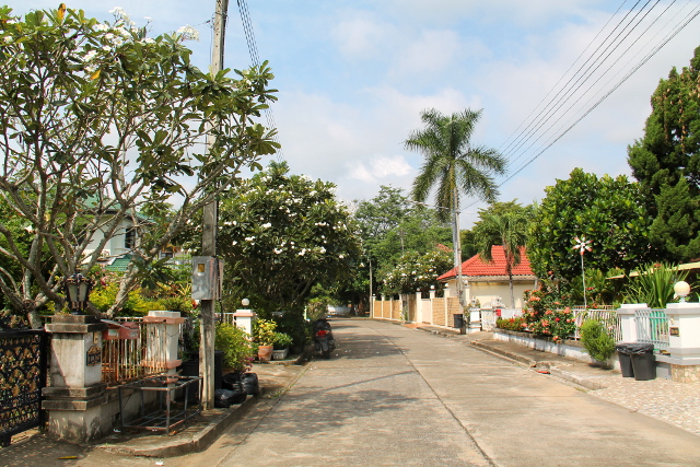 Tyypillinen asuinalueen katu.