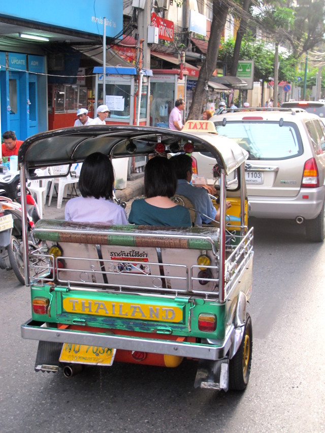 Tuk tuk. 