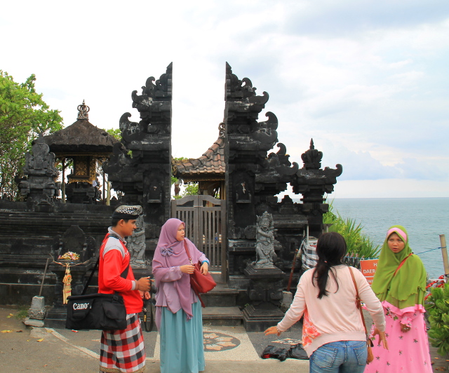 indonesialaisia-tanah-lotilla
