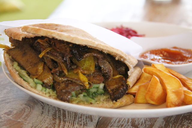 Kasvisravintola Zulan seitankebab. 