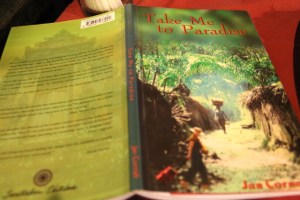 Balilla lukemani kirja, jossa kuvattiin lyhyesti sitä miten australialaisnaiset menevät Balille miesten perässä. 