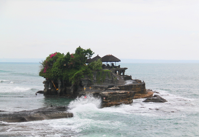 tanah-lot