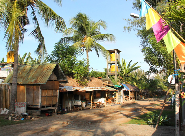 Tie Gili Palmsin edessä. 