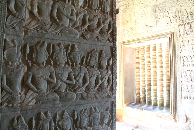 angkor-watin-seinakaiverruksia