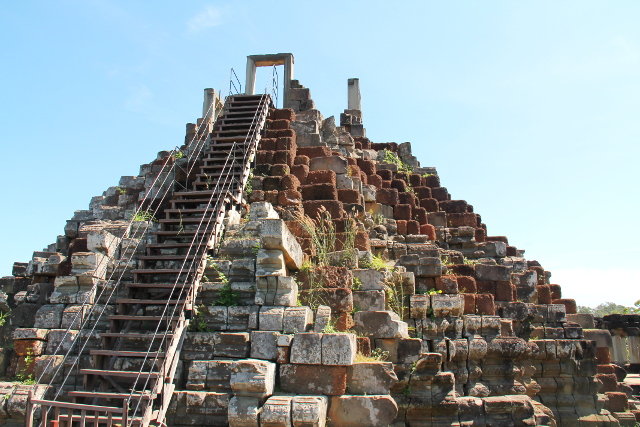 baphuonin-pyramidi
