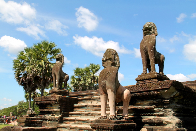 ihmisleijonapatsaita-angkor-watilla