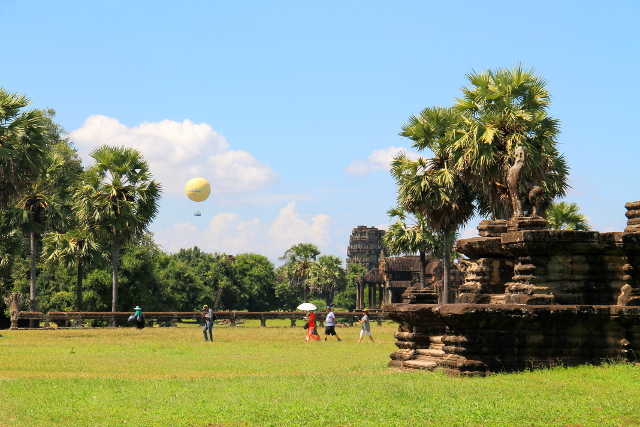 kumma-ilmapallo-angkor-watissa