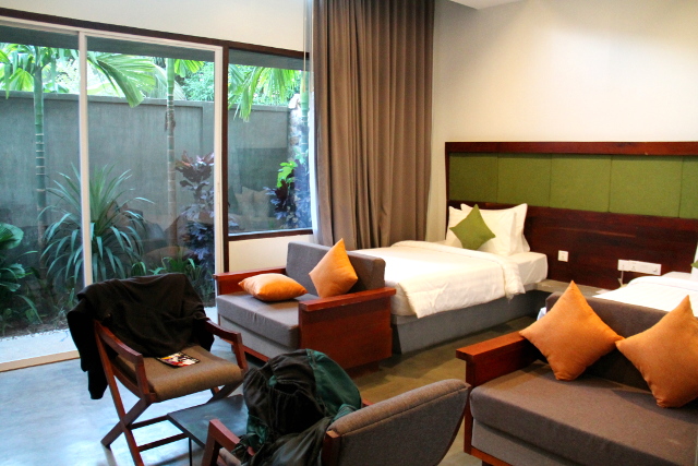 Ensimmäisen yön vietimme Popular Residencessä hotellimme ylibuukkauksen takia. 