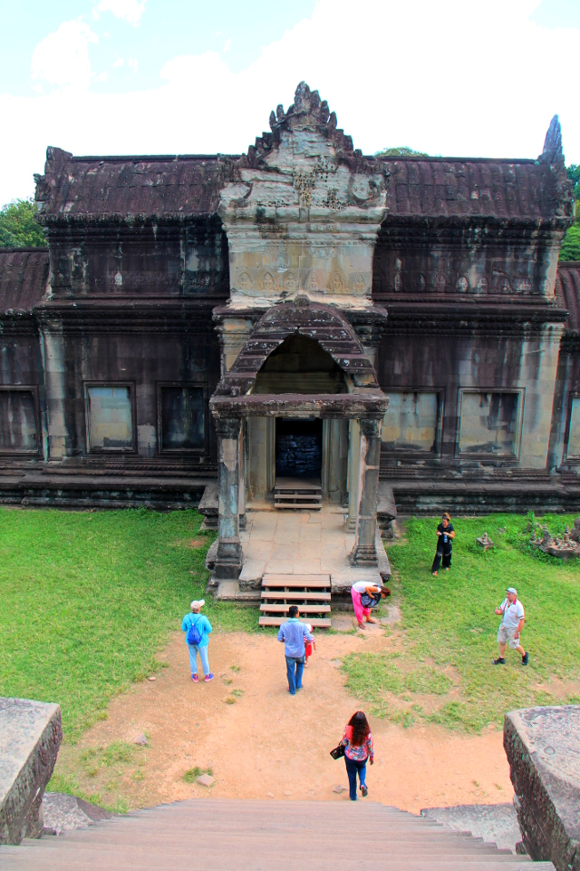 yksi-angkor-watin-porteista