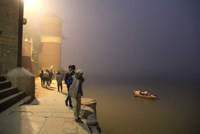 Bhadaini Ghatilla on vesilaitos.