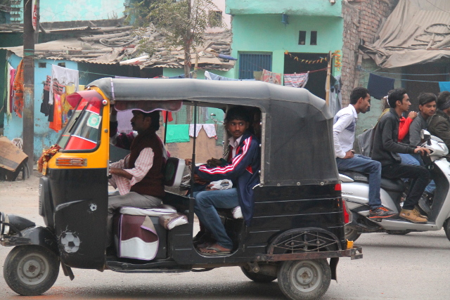 Montako naista näet tässä kuvassa?